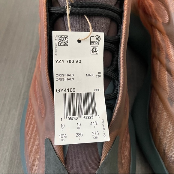 adidas Yeezy 700 V3 GY4109 Copper Fade size 10.5 NWT - Picture 4 of 12